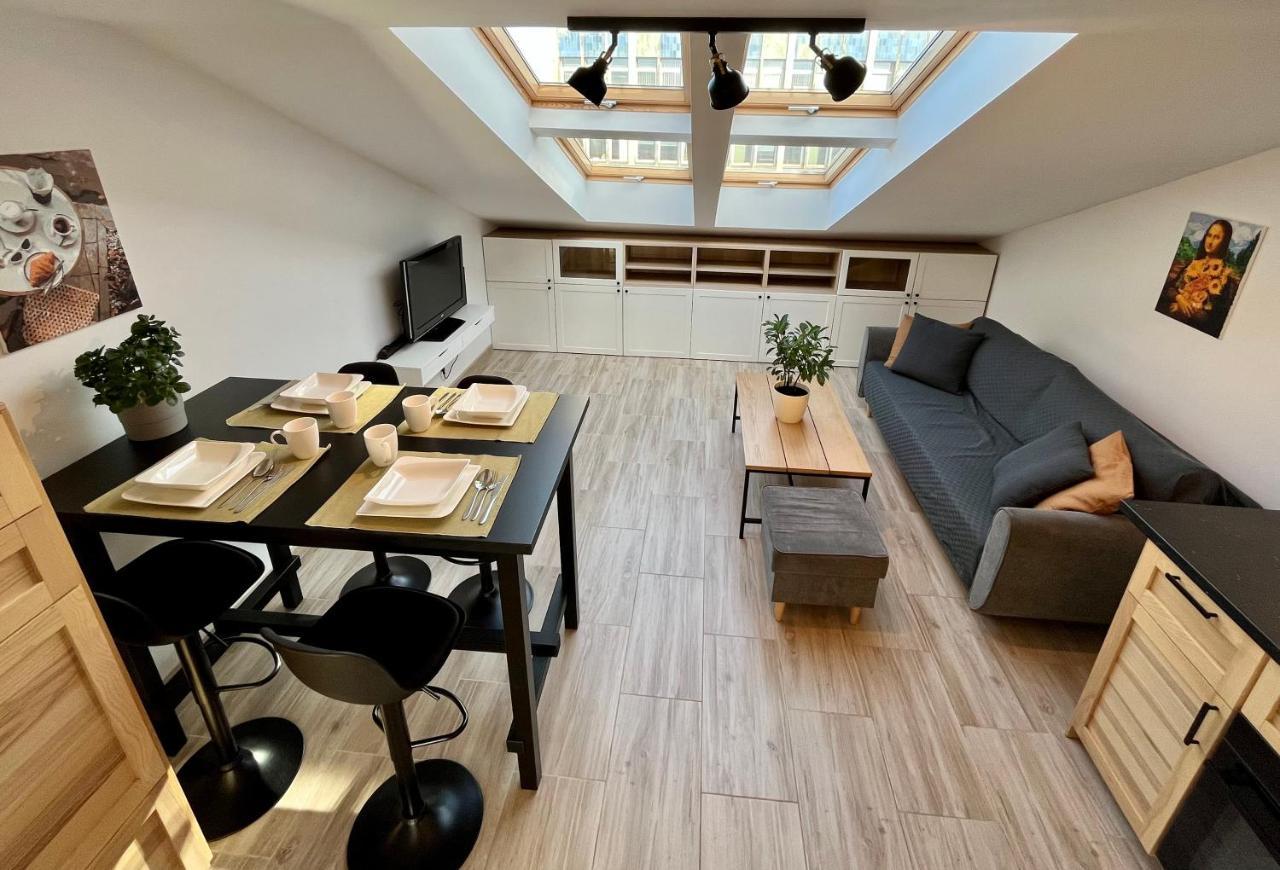 Feelhome Apartment With Kitchen Krakow Bagian luar foto